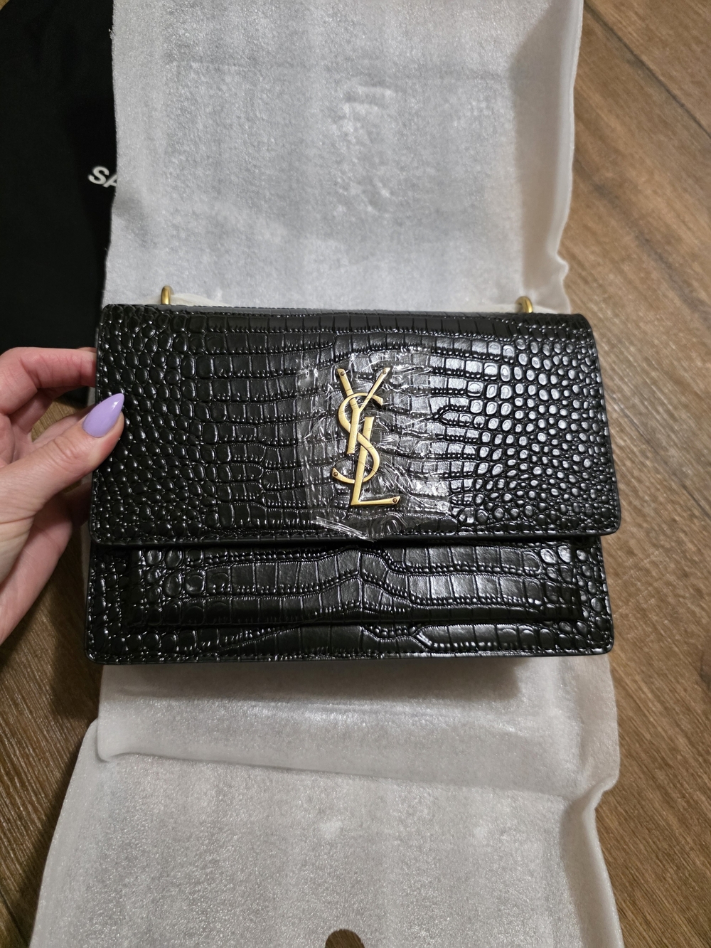 Saint Laurent Black Croc-Embossed Leather Shoulder Bag - Picture 10 of 11
